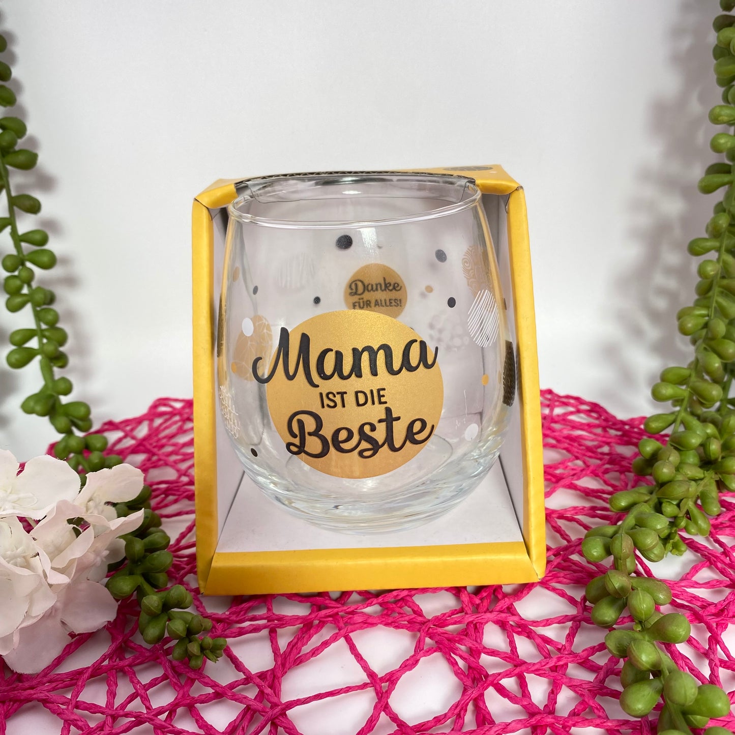 Glas mit Schriftzug "Mama ist die Beste! Danke für Alles!" in Verpackung
