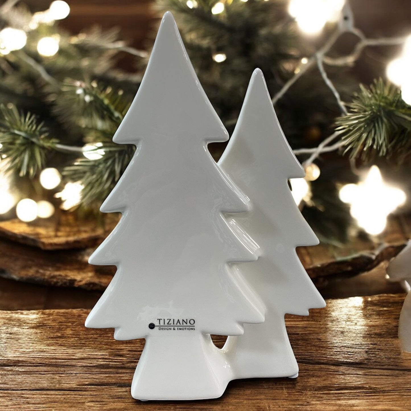 Hoher creme-weißer Keramik Doppel-Tannenbaum von Tiziano im Ambiente