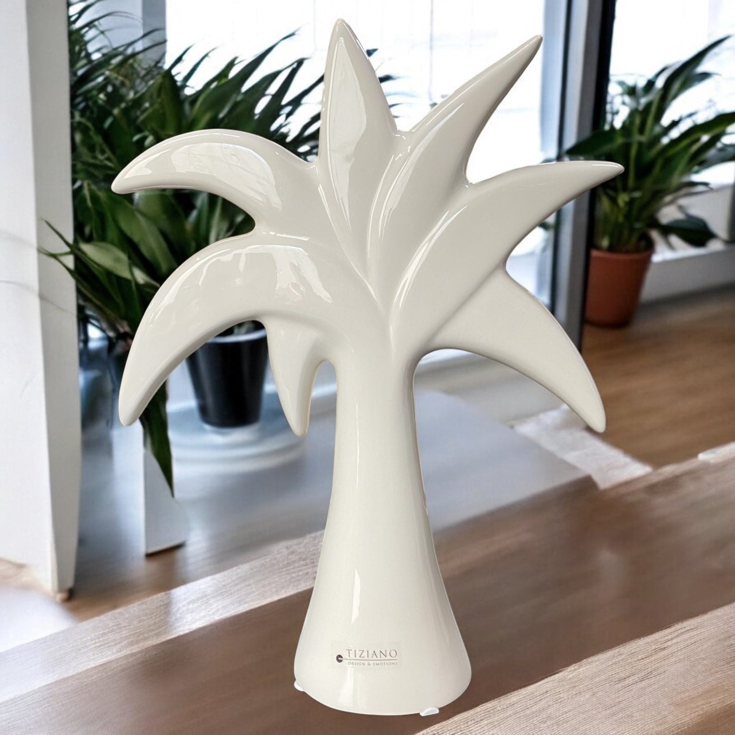 Große Deko Palme Aufsteller aus creme-weißer Keramik der Marke Tiziano im Ambiente