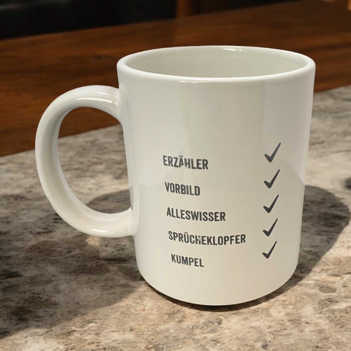 Kaffeetasse im Ambiente platziert