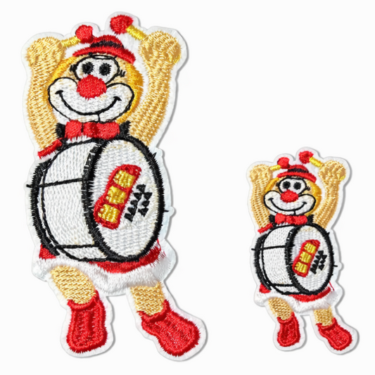 Karneval Bügelbild Clown mit Trommel in Rot-Weiß, gestickter Aufnäher in zwei Größen