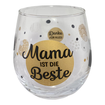 Glas mit Schriftzug "Mama ist die Beste! Danke für Alles!" vor weißem Hintergrund