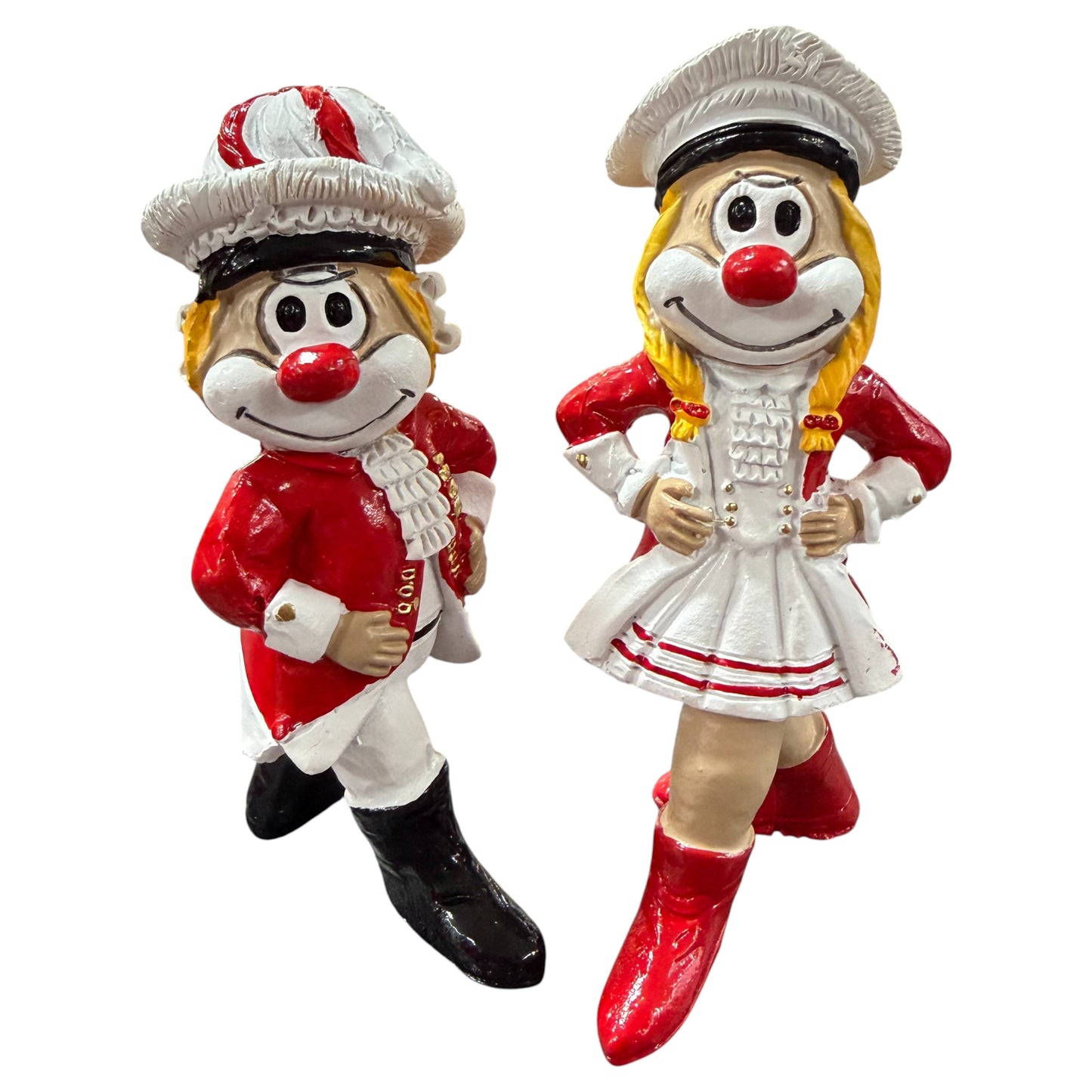 Karnevalsfiguren Tanzmajor und Tanzmariechen als Clown-Paar freigestellt