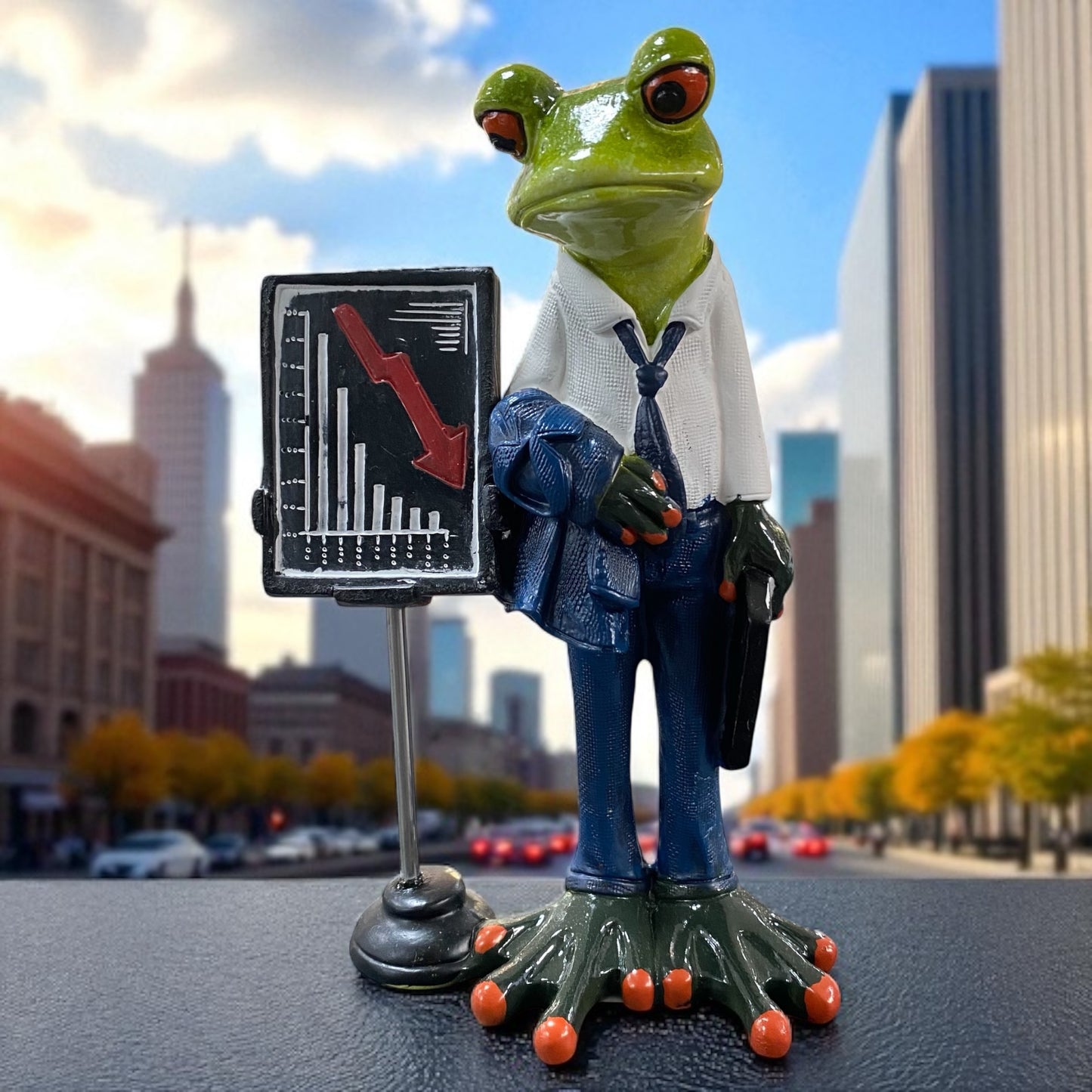 Formano Froschhausen Büro- & Finanzberater-Deko Frosch im Anzug und Börsendiagramm Kurs fallend