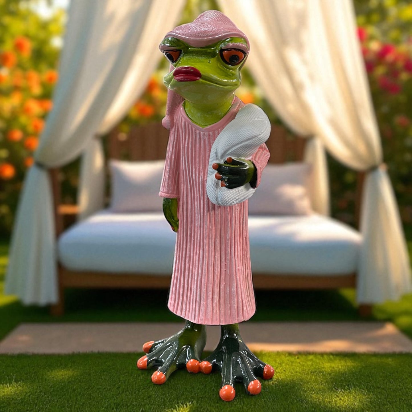 Formano Froschhausen Dekofigur Frosch mit Schlafmütze und Kissen in rosa Robe im Ambiente