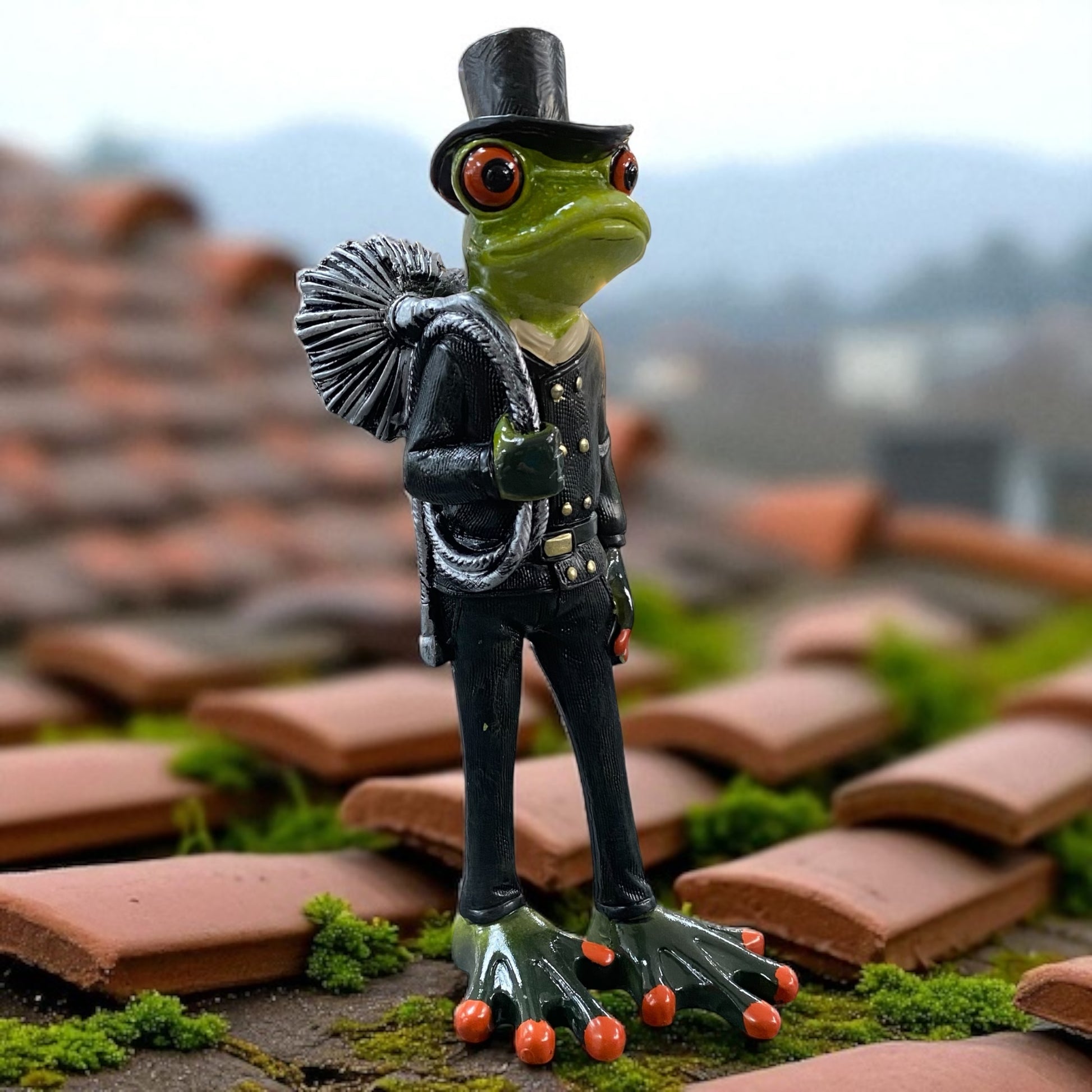 Formano Froschhausen Dekofigur Frosch Schornsteinfeger mit Kaminbesen im Ambiente