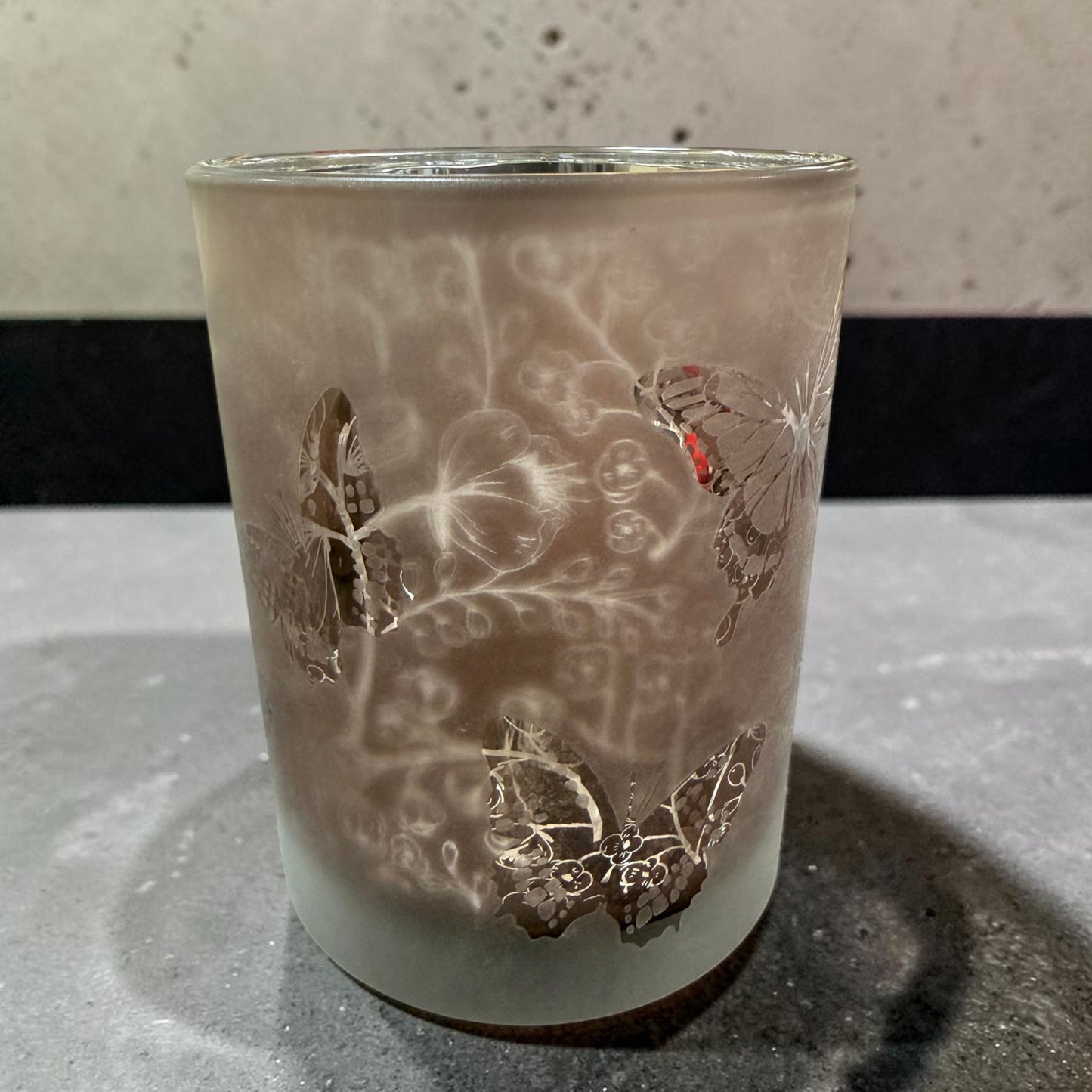 Formano Teelichtglas mit Schmetterlingen Lila Taupe 8 cm 12,5 cm