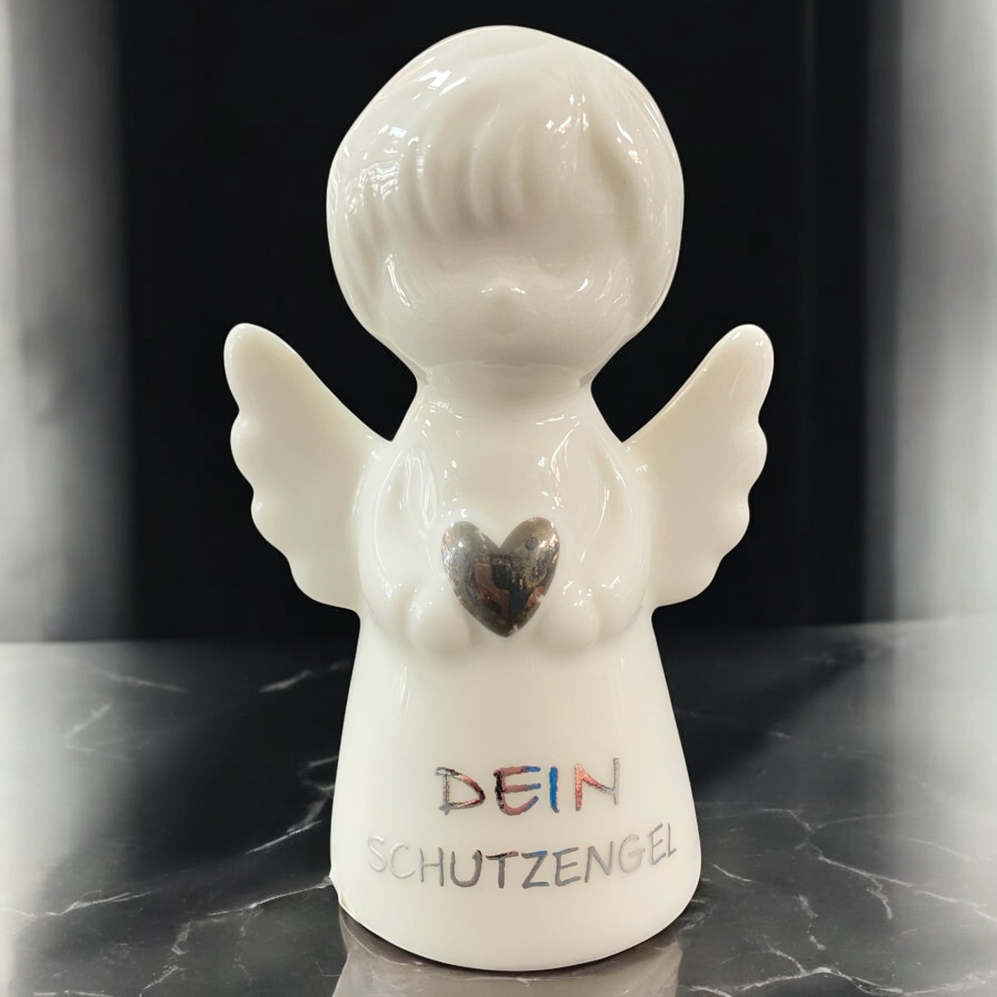 Kleine Engel Figur mit Spruch "dein Schutzengel" aus Keramik im Ambiente
