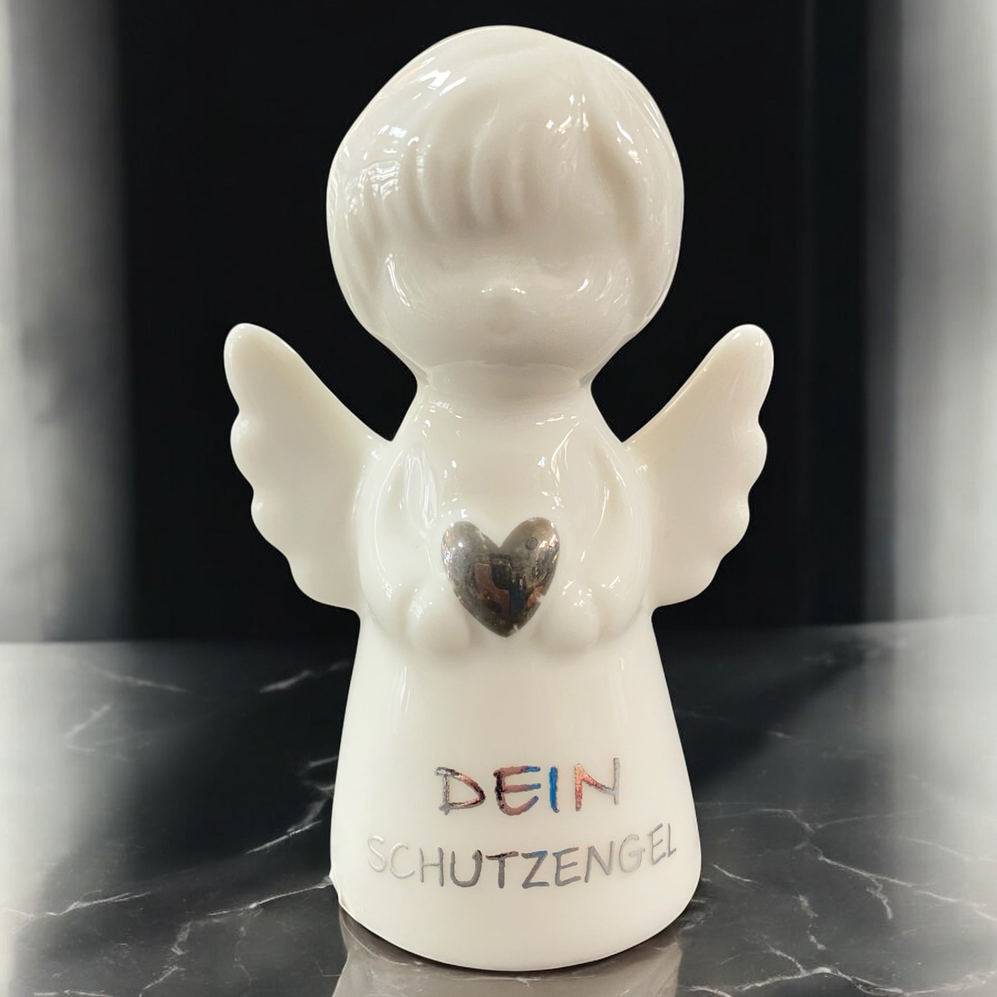Kleine Engel Figur mit Spruch "dein Schutzengel" aus Keramik im Ambiente