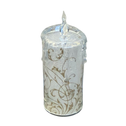 Mittlere Acryl Kerze mit goldenen Ornamenten vor weißem Hintergrund