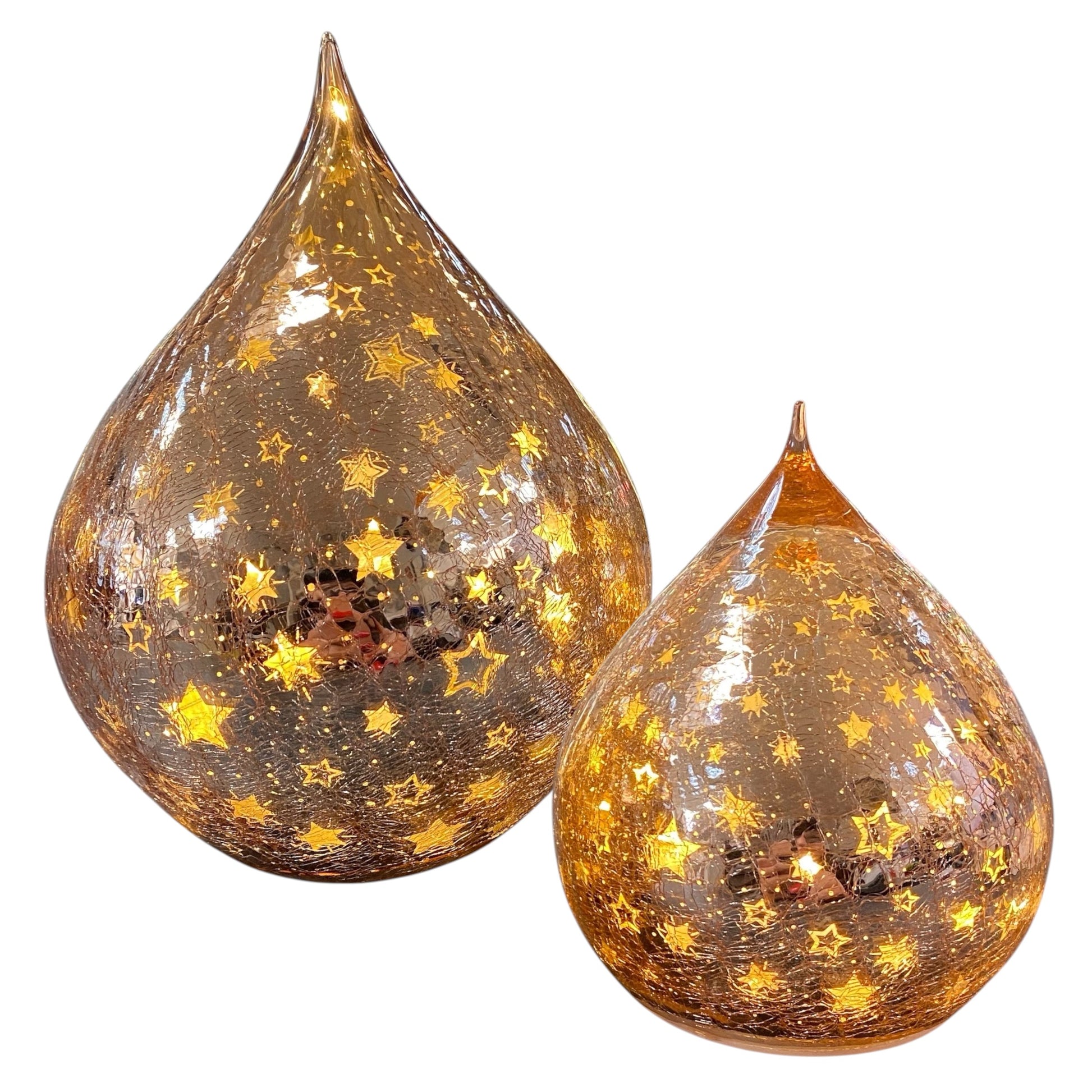 Zwei rosa LED-Deko-Tropfen aus Crackle-Glas mit goldenen Sternmotiven und warmweißem Licht in unterschiedlichen Größen.