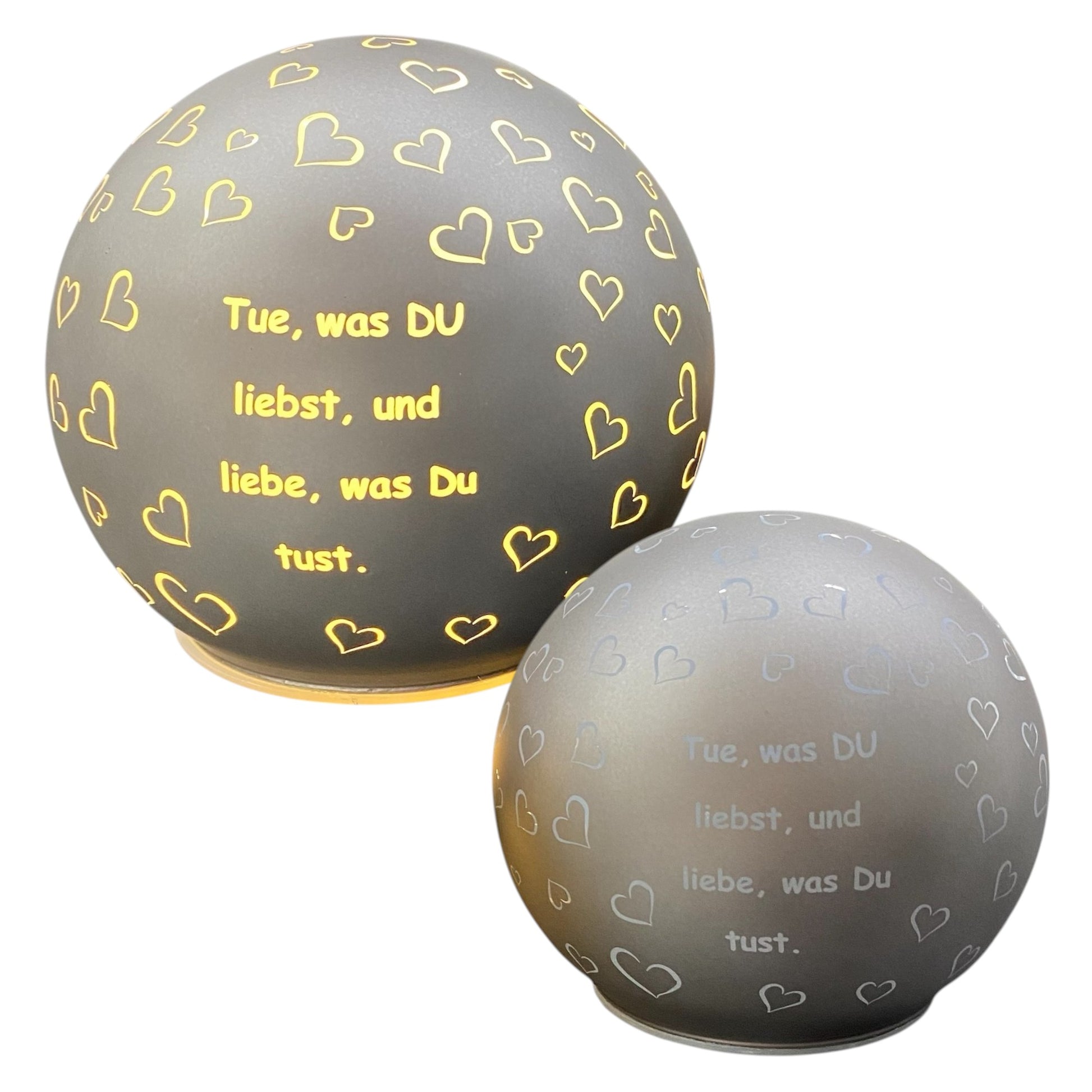 Formano LED Deko Kugel mit Spruch „Tue, was du liebst“ silber beleuchtet in zwei Größen