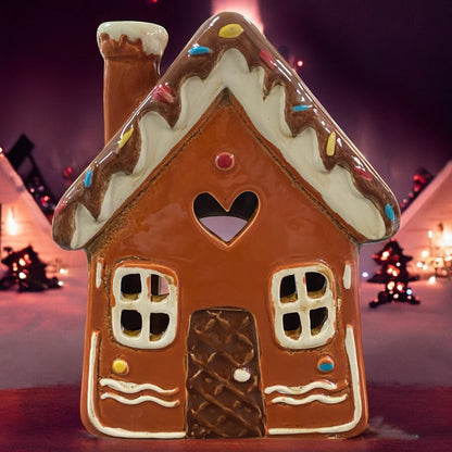 Großes Formano Lebkuchenhaus Windlicht in Braun, dekorativer Teelichthalter mit Herzmotiv im weihnachtlichen Ambiente.