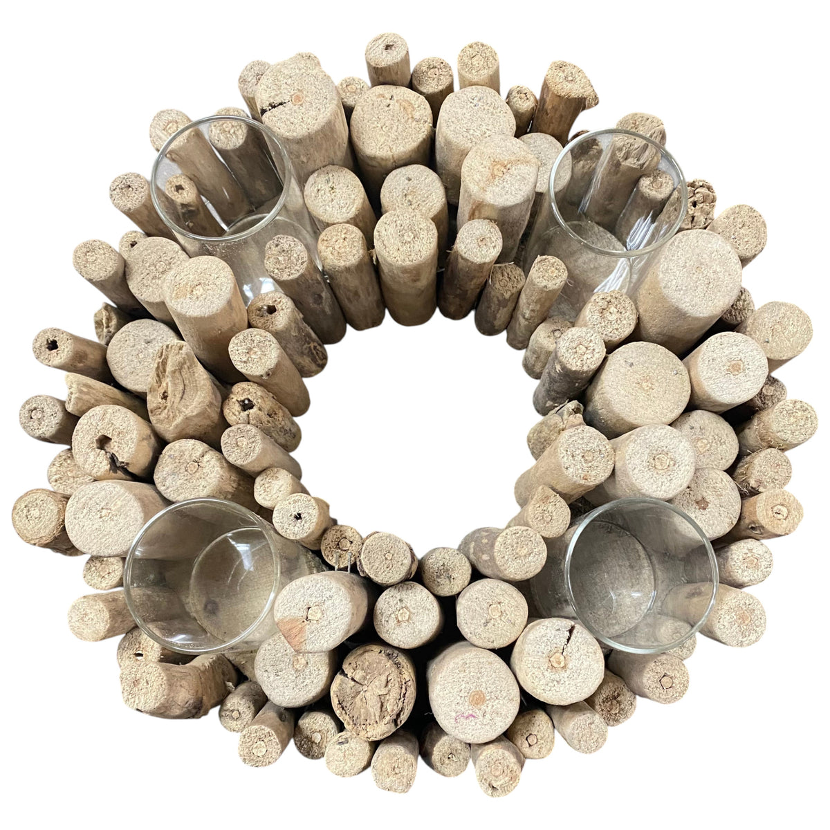 Runder Gilde Adventskranz aus naturfarbenen Holzstücken mit vier transparenten Teelichtgläsern vor weißem Hintergrund.