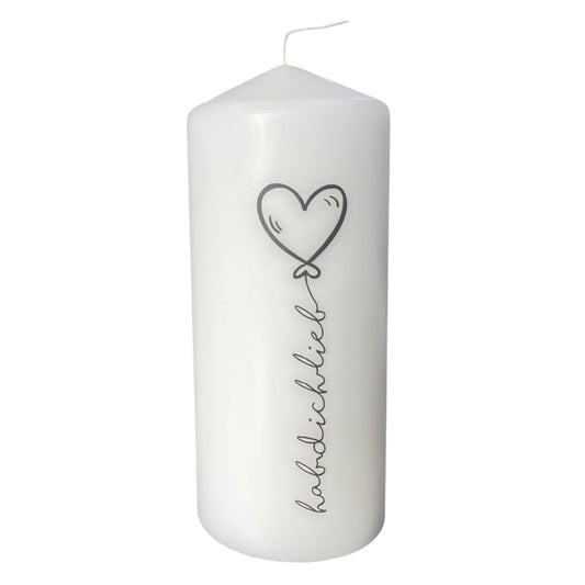 Weiße, große Stumpenkerze mit Spruch „hab dich lieb“ & Herzmotiv 