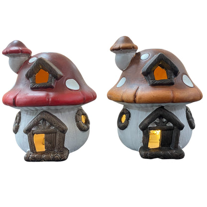 Zwei herbstliche Pilzhäuser in Rot und Braun mit LED-Beleuchtung, liebevoll gestaltete Dekofiguren für Innen und Außen.