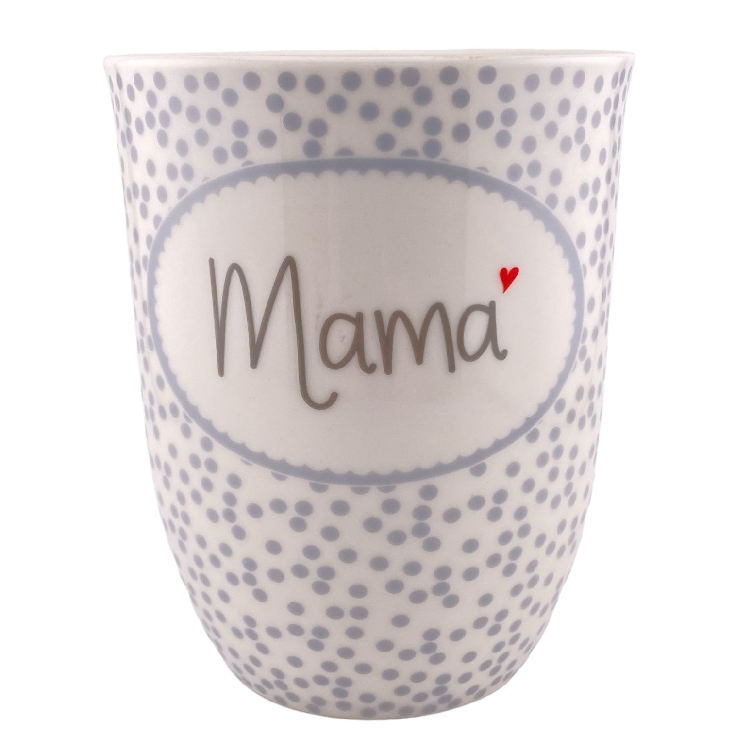 Tasse mit dem Aufdruck Mama vor weißem Hintergrund