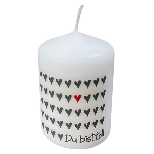 Weiße Stumpenkerze mit Spruch „Du bist toll“ & Herzmotiv