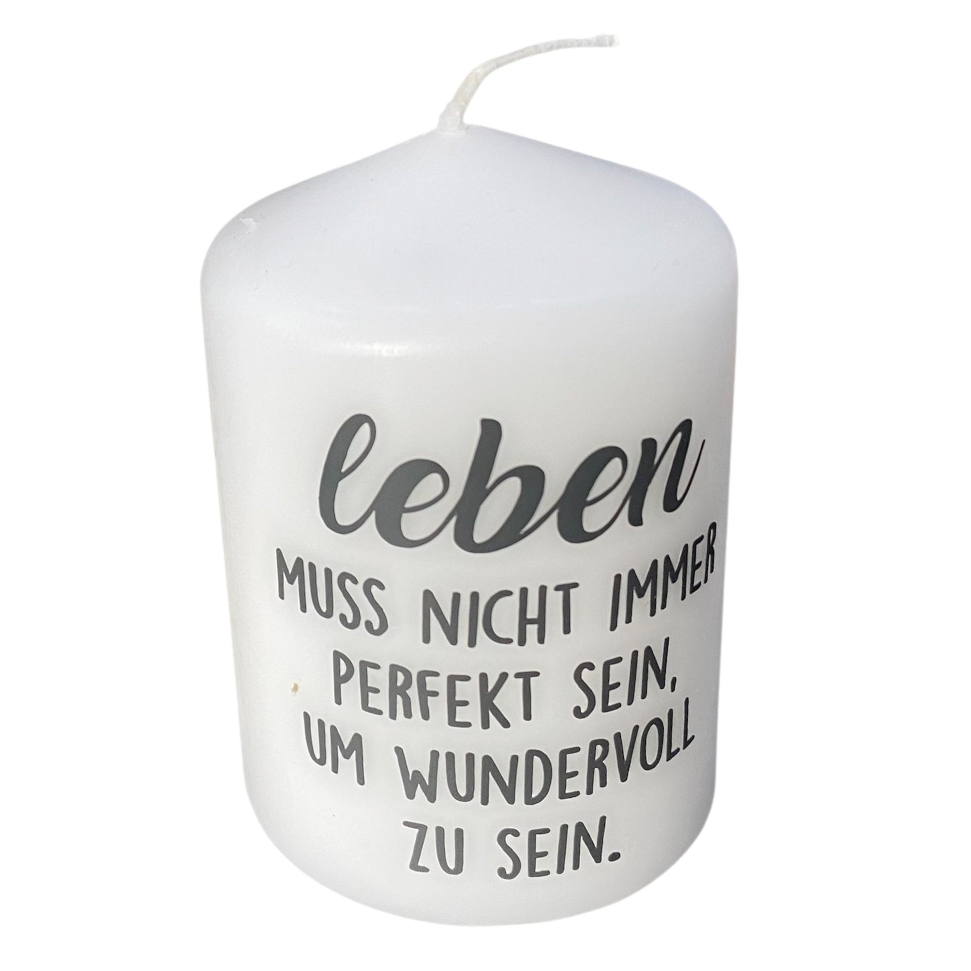 Weiße Kerze mit Spruch 'Leben muss nicht immer perfekt sein, um wundervoll zu sein'