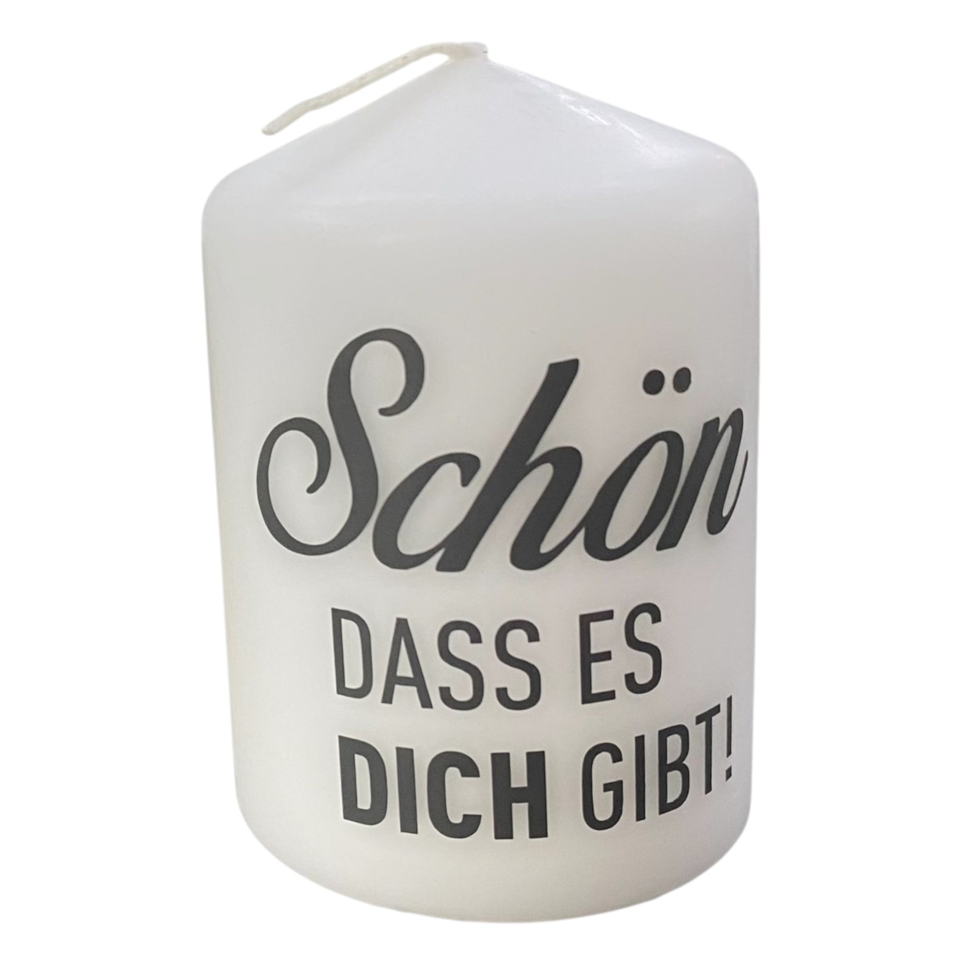 Weiße Stumpenkerze mit schwarzem Schriftzug „Schön, dass es dich gibt!“ 