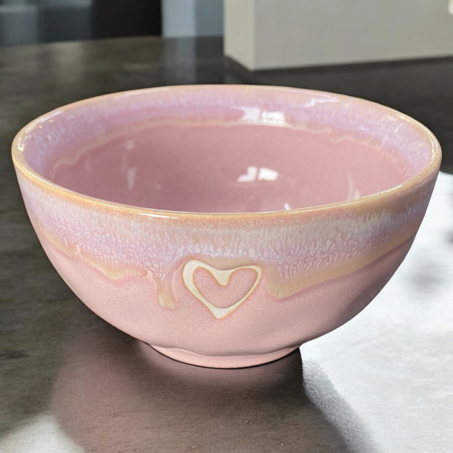 Rosa Keramikschale mit Herz Boho Frühstücksbowl aus Stoneware Geschirr im Ambiente