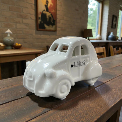Tiziano Keramik-Auto Ente Milo mit LED Beleuchtung auf Holztisch