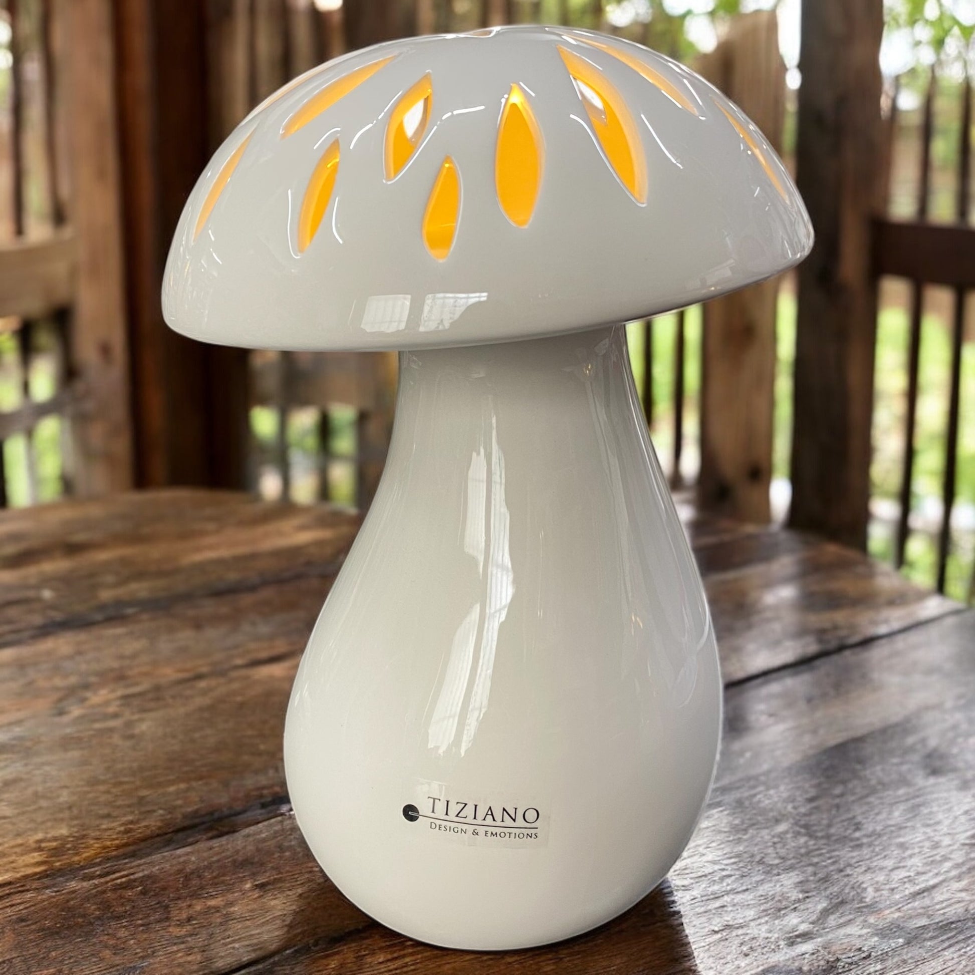 Keramik Pilzdeko mit LED Licht in Cremeweiß von Tiziano im Ambiente