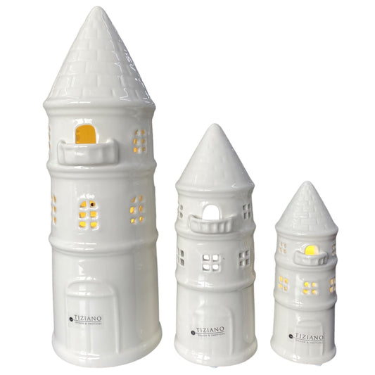 Drei creme-weiße Deko Tiziano Keramik-Türme mit LED-Licht in unterschiedlichen Größen mit Timer-Funktion.
