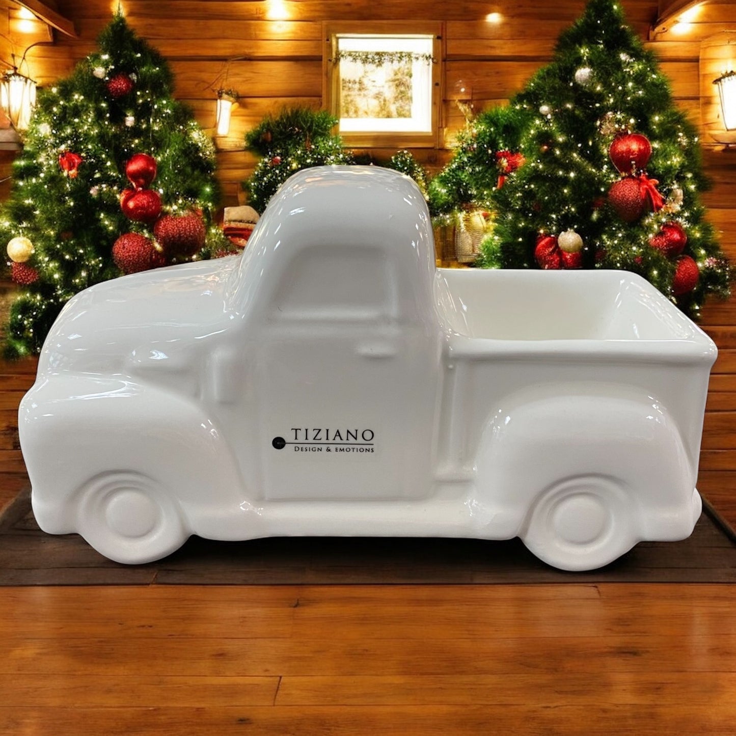 Creme-weißer Keramik Truck, Serie Presente von Tiziano in weihnachtlichem Ambiente