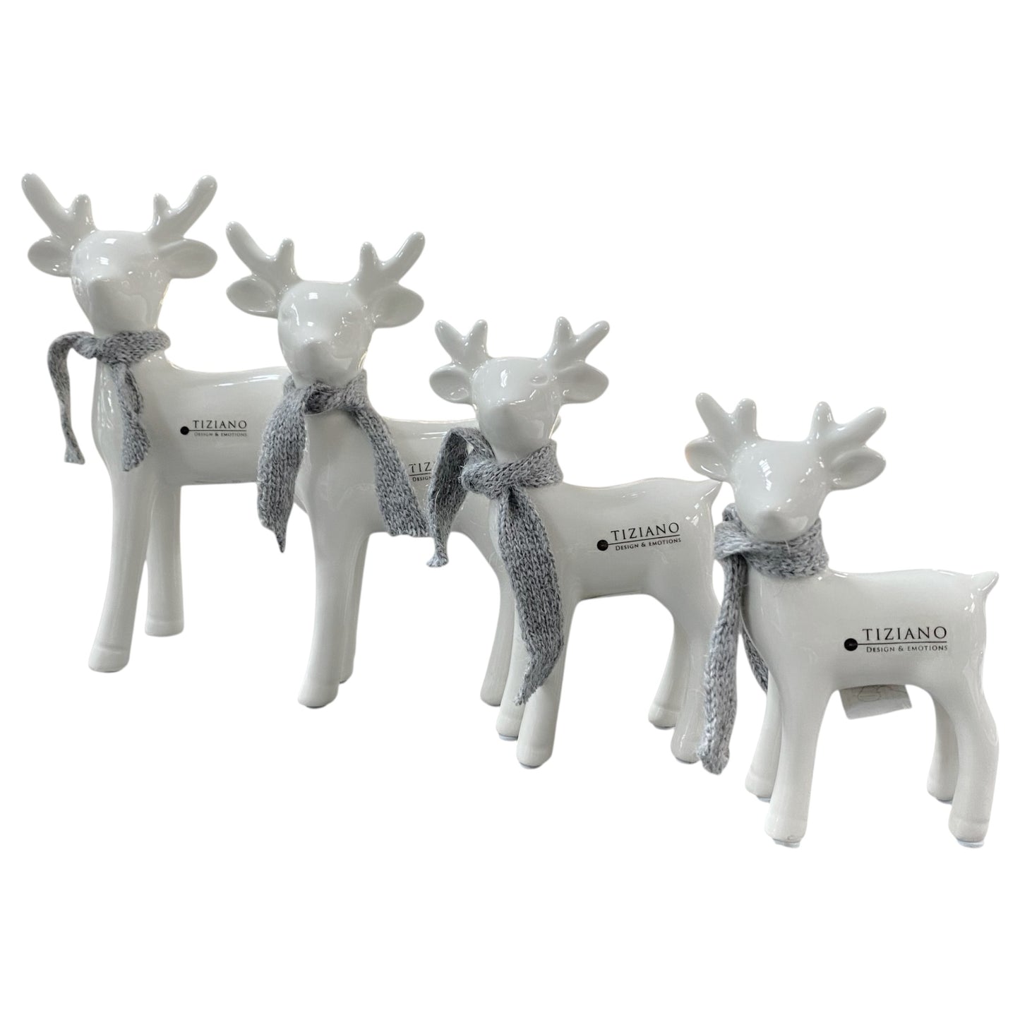 Vier creme-weiße Keramik-Rehkitze mit grauen Schals in verschiedenen Größen von Tiziano
