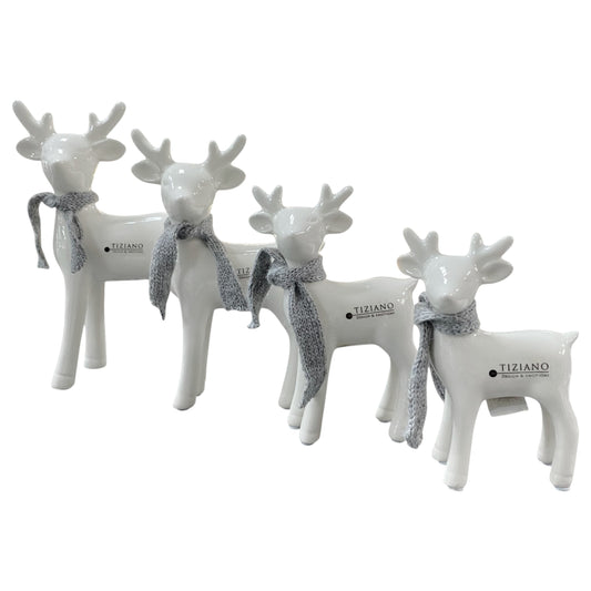 Vier creme-weiße Keramik-Rehkitze mit grauen Schals in verschiedenen Größen von Tiziano