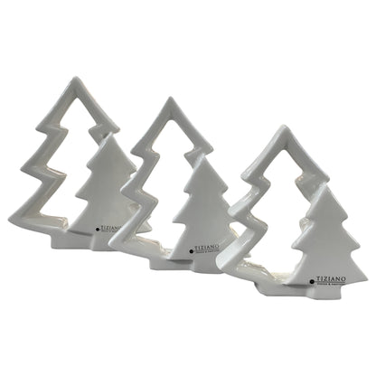 Drei creme-weiße Tiziano Keramik Weihnachtsbäume mit einem kleinen und großen Tannenbaum mit Aussparung
