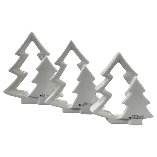Drei creme-weiße Tiziano Keramik Weihnachtsbäume mit einem kleinen und großen Tannenbaum mit Aussparung