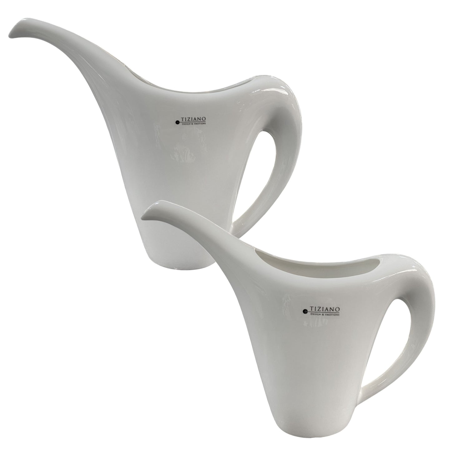 Zwei creme-weiße Keramik Gießkannen der Serie Tiziano Versi in den Größen 23 cm und 29 cm