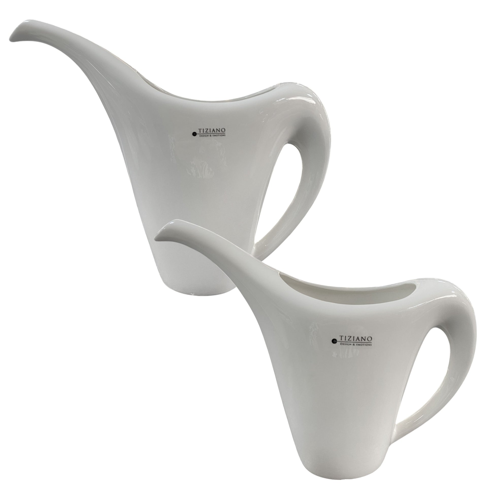 Zwei creme-weiße Keramik Gießkannen der Serie Tiziano Versi in den Größen 23 cm und 29 cm