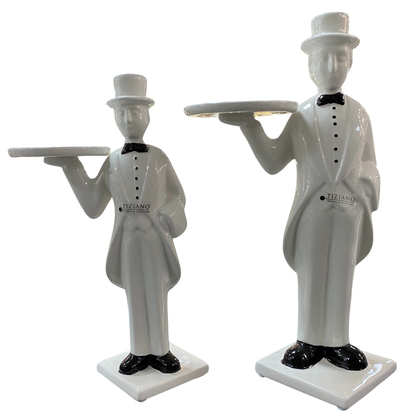Keramik-Butler-Figur in Cremeweiß mit Tablett, zwei Größen nebeneinander vor weißem Hintergrund