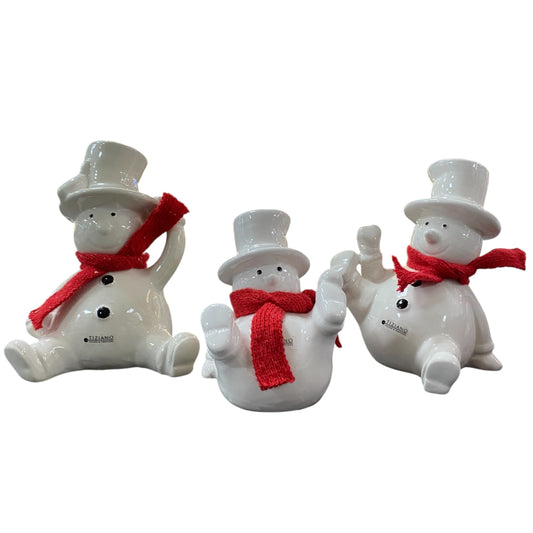 Drei creme-weiße Keramik Schneemann Figuren mit roten Schals in verschiedenen Posen, Serie Carlo von Tiziano