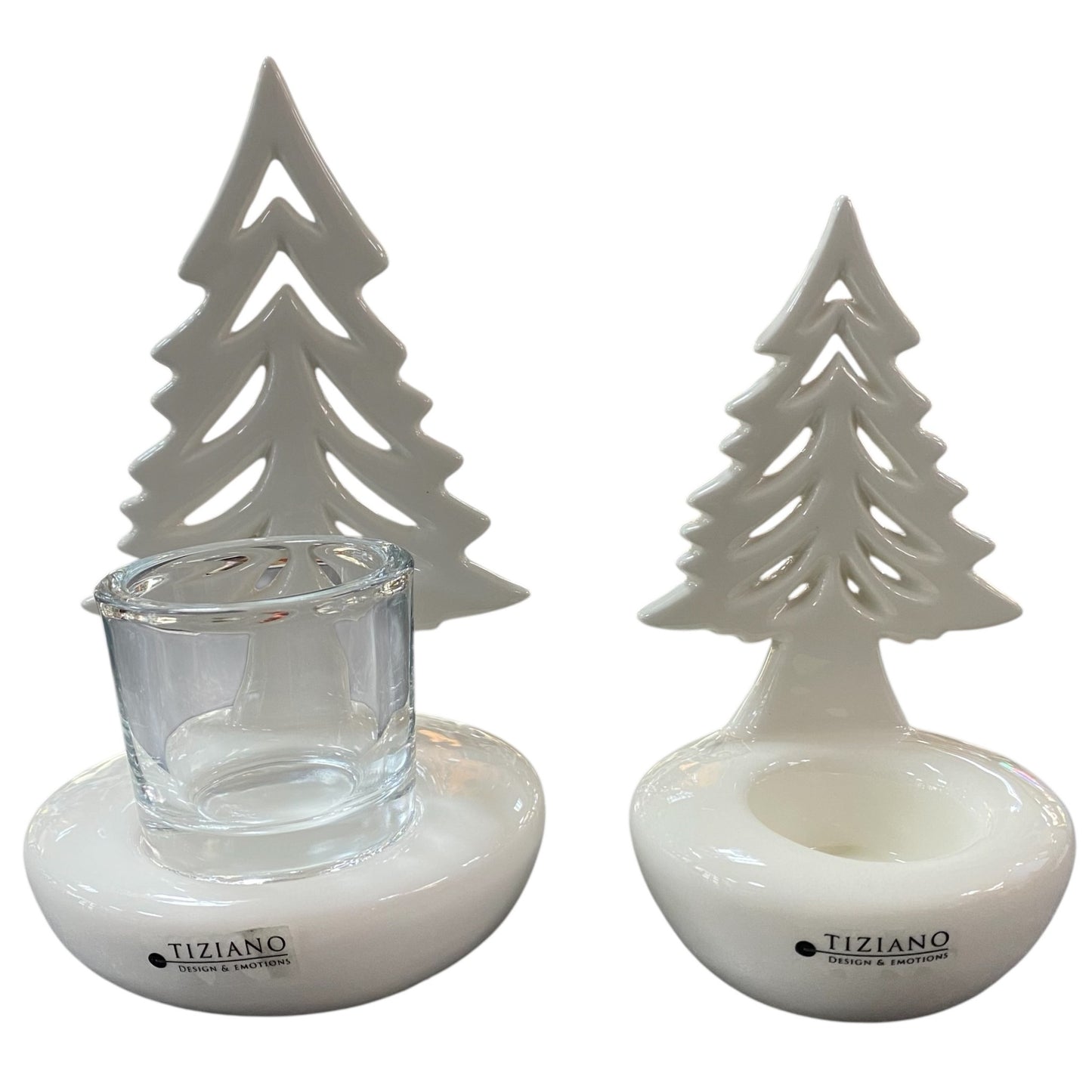 Elegante weiße Keramik-Tannenbäume Joya von Tiziano mit Teelichthalter aus Glas, in zwei Größen erhältlich.