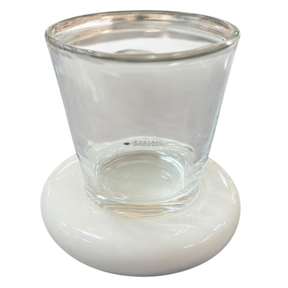 Moderner Teelichthalter Tiziano Lumina aus Glas mit runder Keramikplatte in Weiß, schlichtes und elegantes Design.