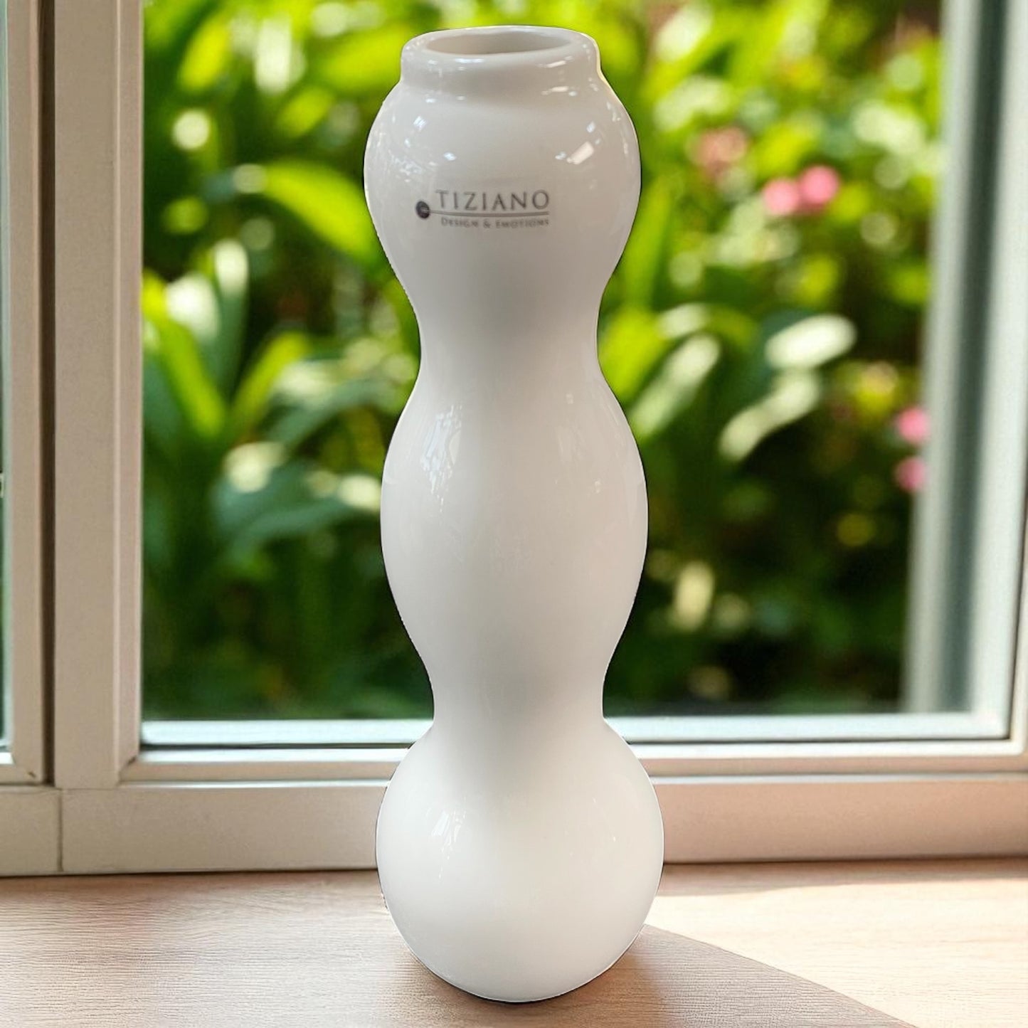 Schmale moderne creme-weiße Tiziano Blumenvase Ronda aus Keramik mit glänzender Oberfläche